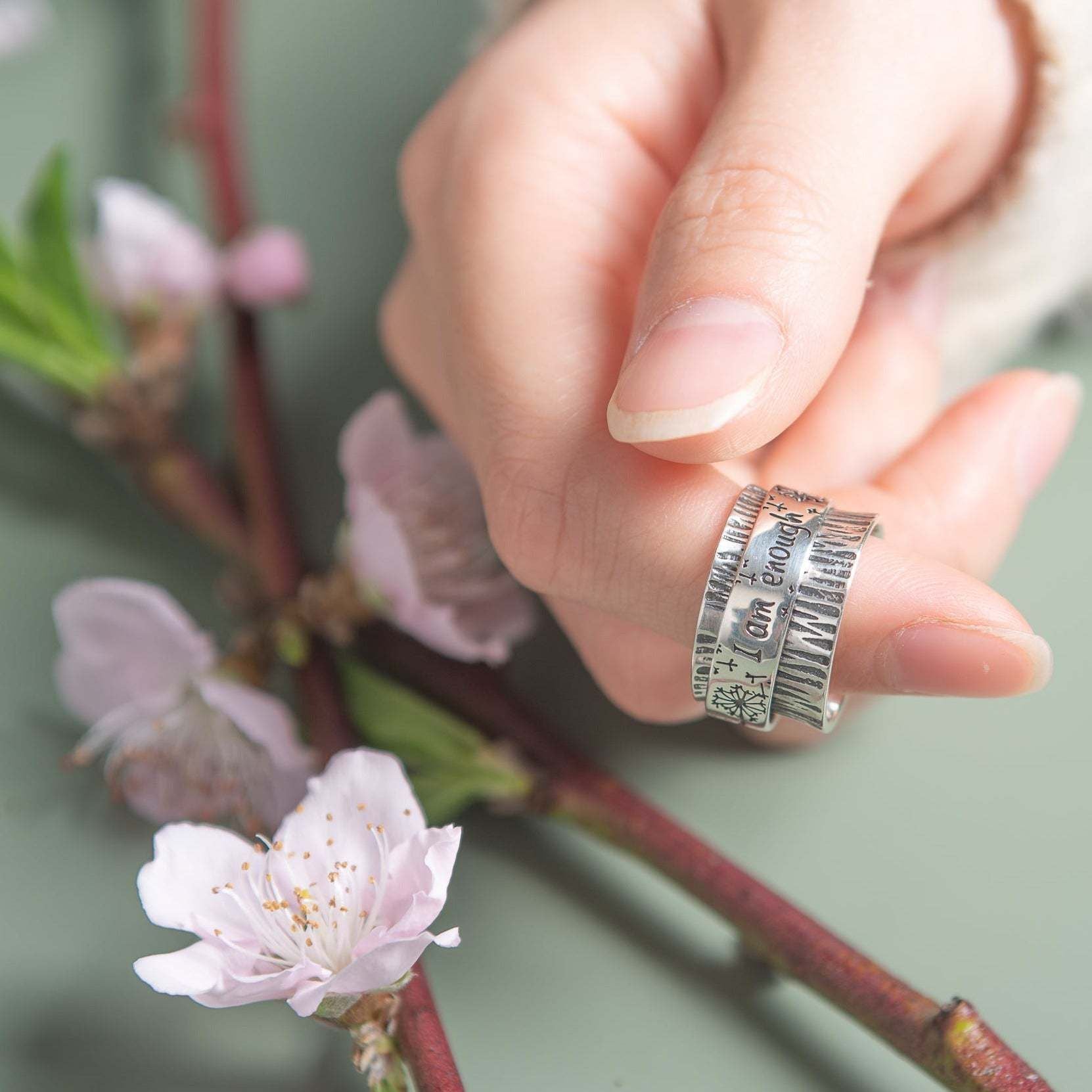 European And American Retro Carved Dandelion Rotatable Ring Flower Decompression Ring