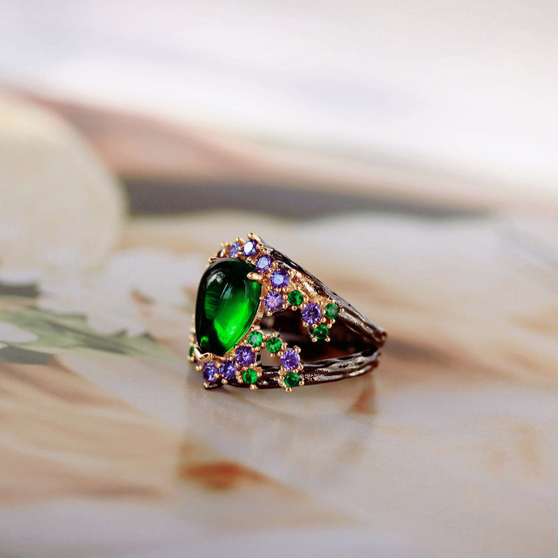 Design Teardrop Emerald Purple Diamond Ring