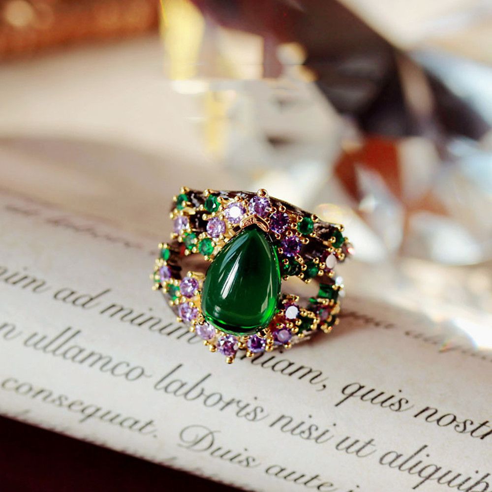 Design Teardrop Emerald Purple Diamond Ring