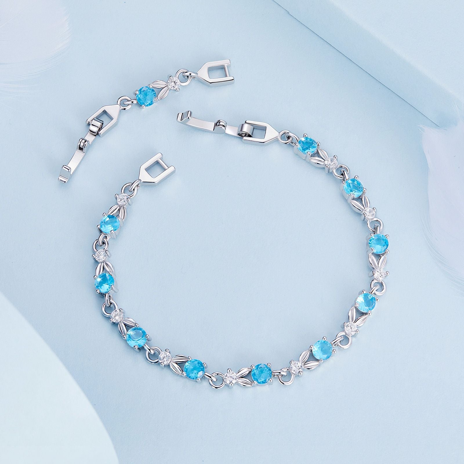 Fashion Versatile Elegant Hollow Diamond Heart Bracelet